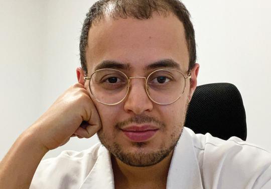 Walid Mekeddem, médecin aux mille (en)vies
